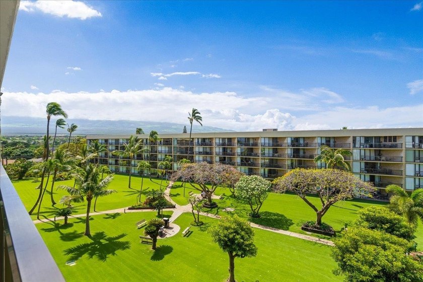 TOP FLOOR OCEANVIEW AT MAUI SUNSET Maui Sunset A513 is a - photo 44
