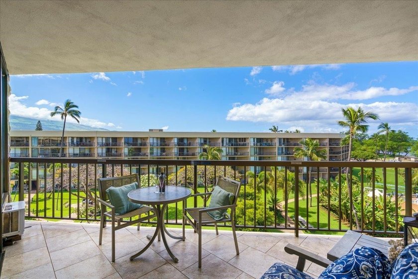 TOP FLOOR OCEANVIEW AT MAUI SUNSET Maui Sunset A513 is a - photo 47