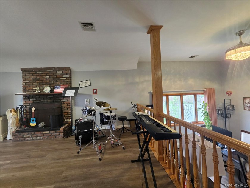 This beautifully maintained Kings Park home combines modern - photo 4