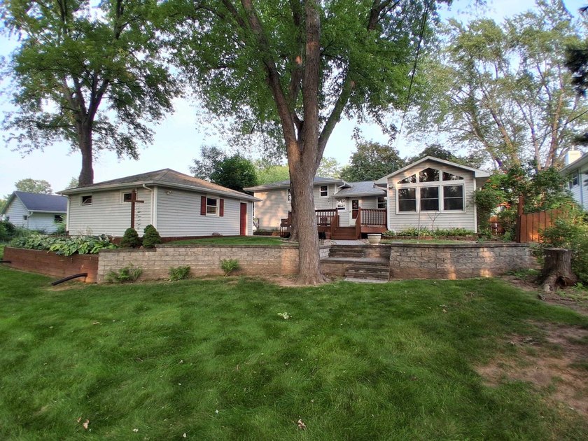 Welcome to 1232 Driftwood Drive-a cherished, one-owner custom - photo 35