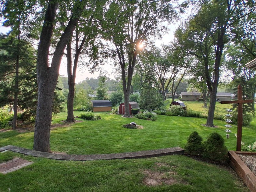Welcome to 1232 Driftwood Drive-a cherished, one-owner custom - photo 37