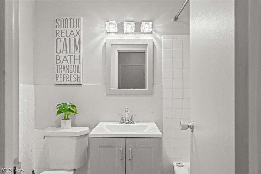 Spacious efficiency unit with ample closet space in a prime - photo 9