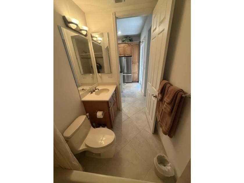 Location &amp; Luxury! Super low 300/m HOA, on prime lot, spacious - photo 14