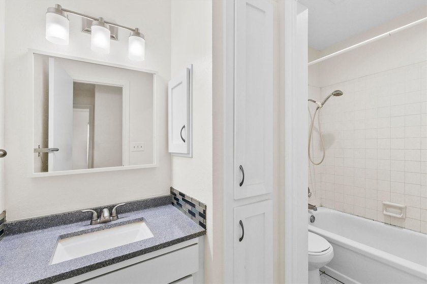 Charming Urban Retreat in Richardson Near UTD!! Nestled in the - photo 20