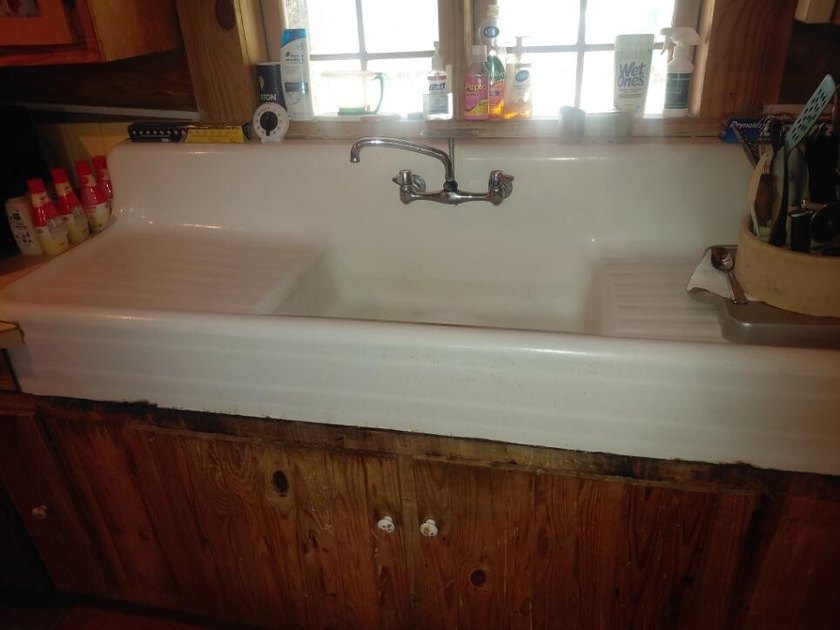 This 2-bedroom, 2-bathroom log cabin offers rustic charm. It is - photo 16