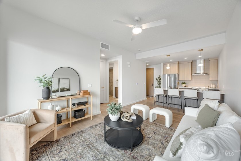 Open Weds &amp; Sat 12-2! Residence 210 at The Murray - Discover - photo 8