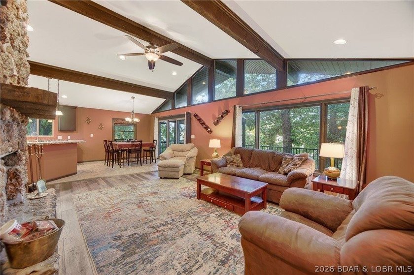 Experience the best of Lake of the Ozarks living in this - photo 5