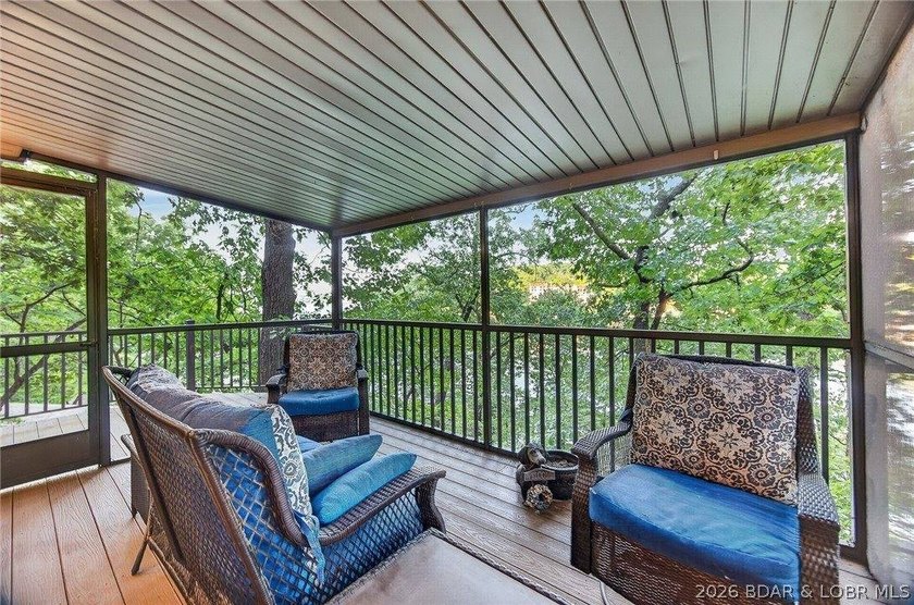 Experience the best of Lake of the Ozarks living in this - photo 7
