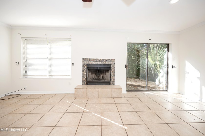 Located close to downtown Ocean Springs, a quick bicycle or walk - photo 29