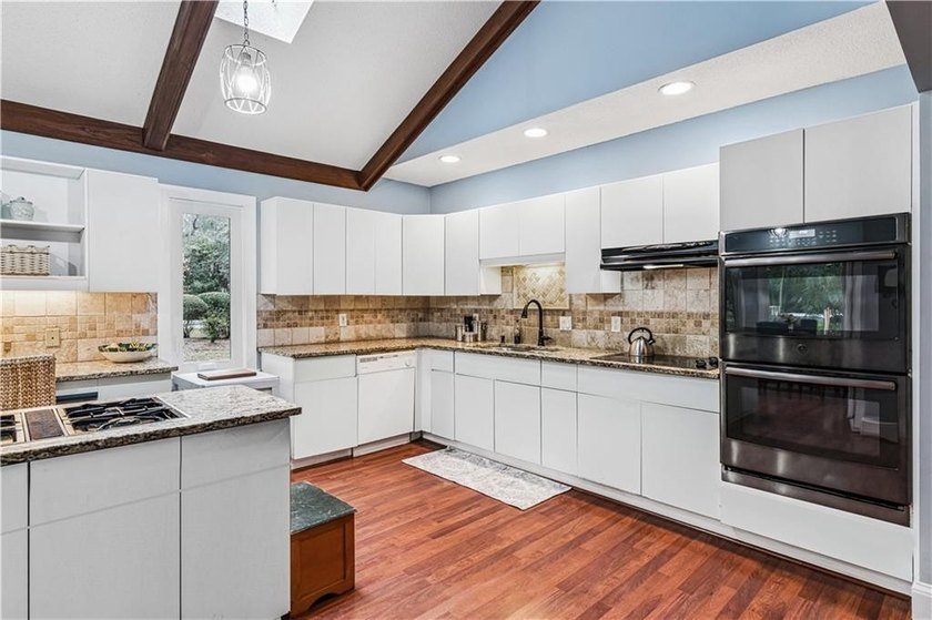 Stunning 4 Bedroom Home in the Heart of Hampton Point. This home - photo 33