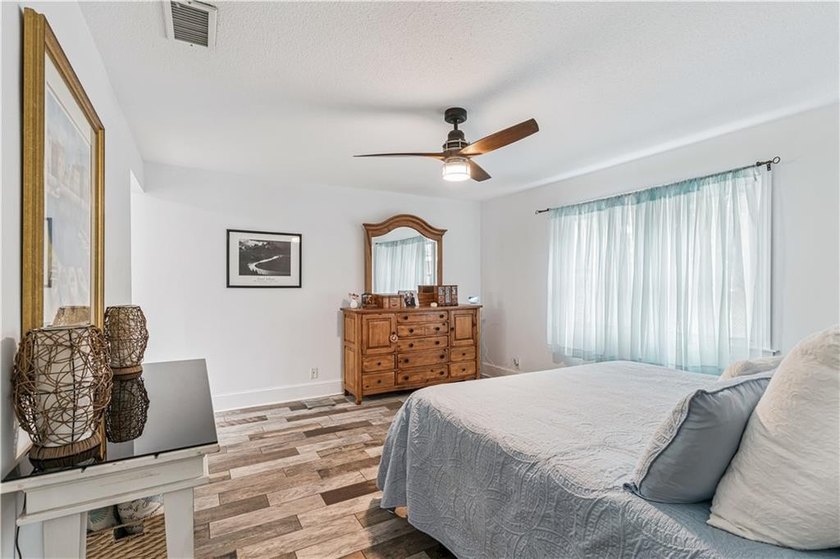 Stunning 4 Bedroom Home in the Heart of Hampton Point. This home - photo 49
