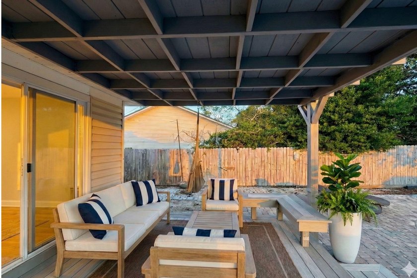 Lowest priced 4-bedroom in Destin with a private pool! Situated - photo 5