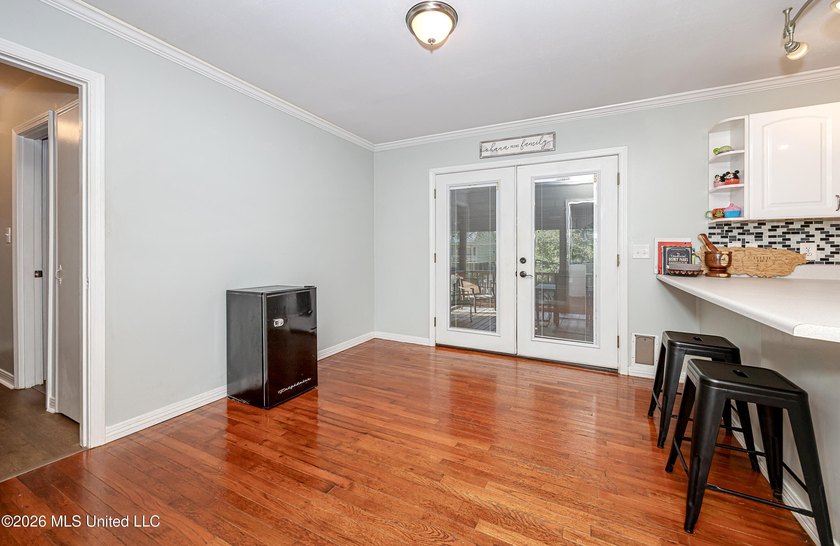 Adorable and well maintained home in the desirable golf - photo 15
