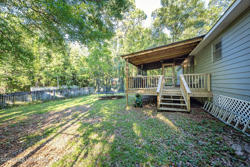 Adorable and well maintained home in the desirable golf - photo 43
