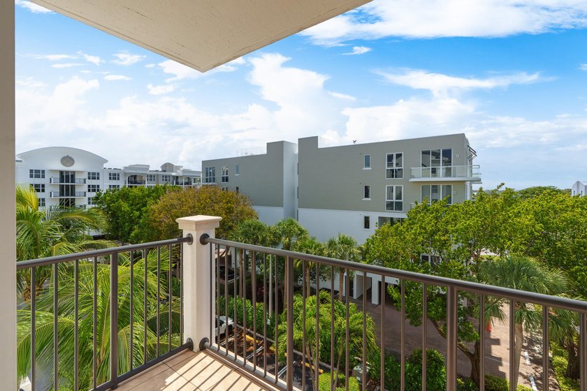 Welcome to 1 Ocean Boulevard- Resort style living in a prime - photo 33