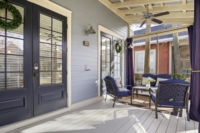 Set on a prime corner lot within the Bungalos at Sandestin, this - photo 3