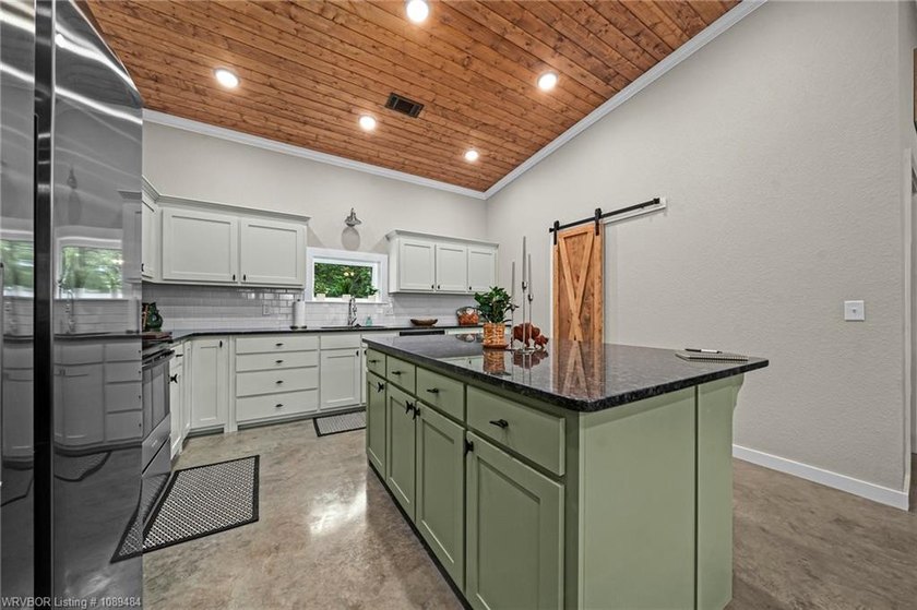 Newer construction 2-Bedroom, 2-Bath lake retreat located on - photo 11