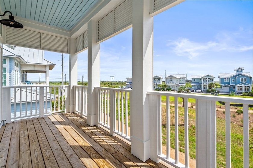 Move right into this beautifully furnished new construction home - photo 19