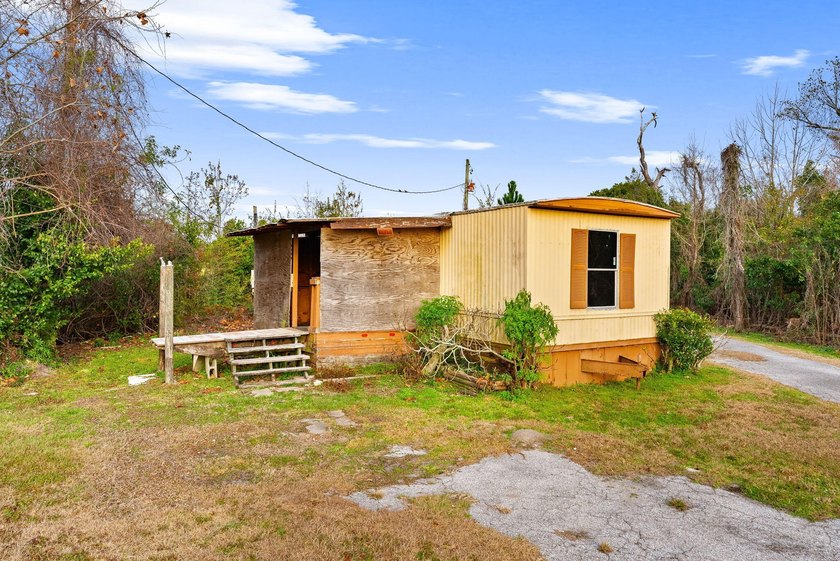 2.88-acre multi-residence property located in the heart of - photo 31