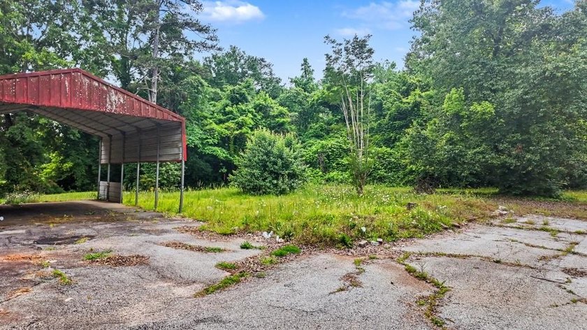 Rare opportunity to acquire two adjacent commercial properties - photo 31