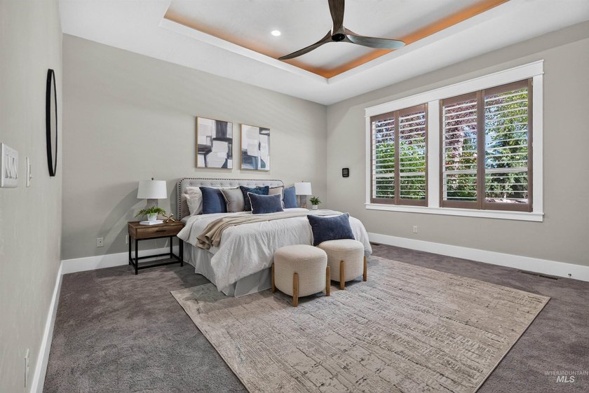 Beautiful James Clyde-built single-level home on a .35-acre - photo 6