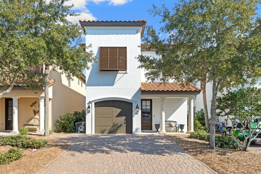 Fully renovated and move-in ready, this exceptional 4BR/4BA - photo 2