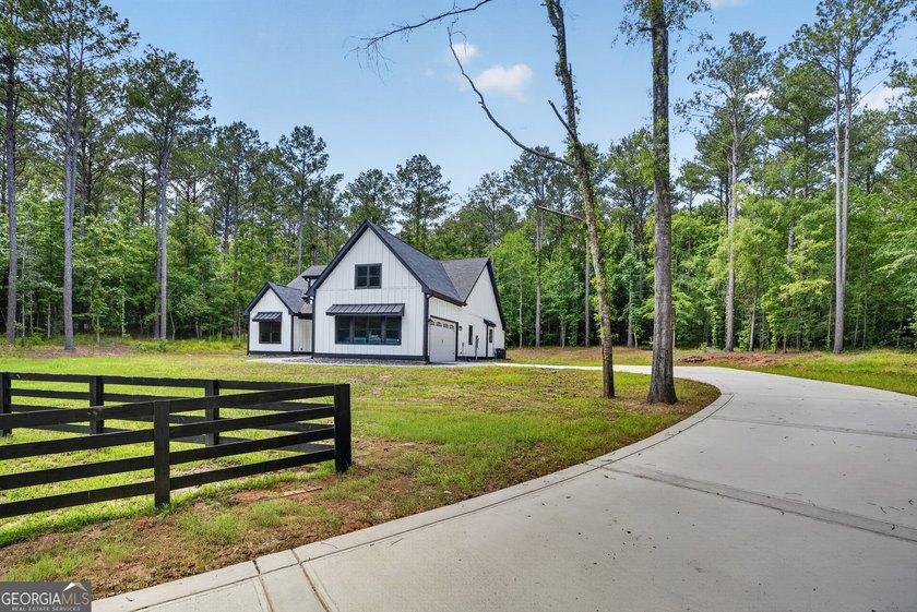 A unique opportunity to own a true LUXURY ESTATE on more than 5 - photo 4