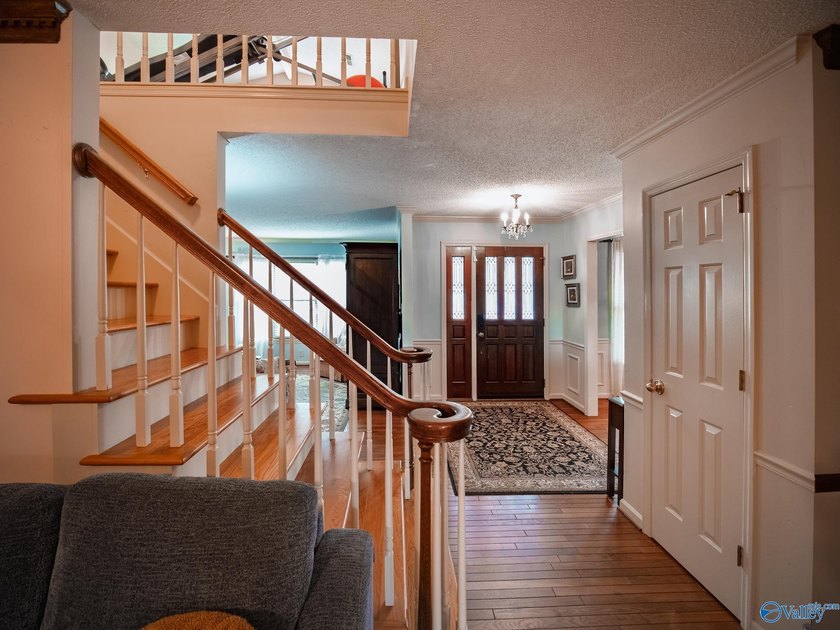 Welcome home to this beautifully renovated 4-bedroom residence - photo 18