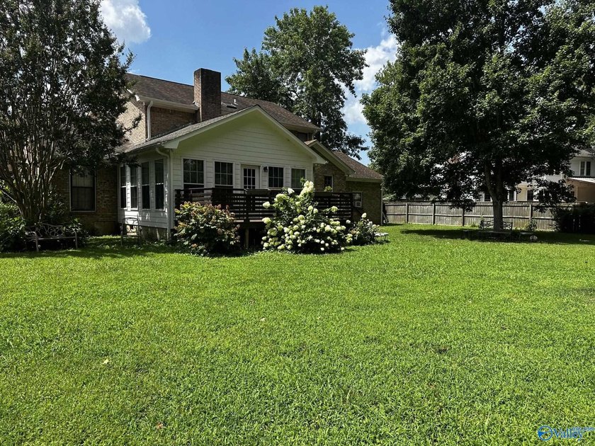 Welcome home to this beautifully renovated 4-bedroom residence - photo 27