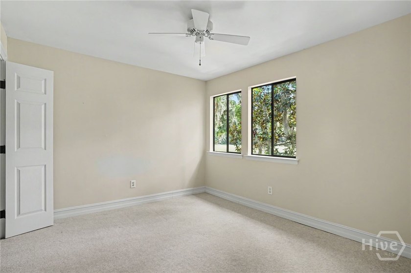 Lovely 3-bedroom, 3 bath, 1840 square feet condo/townhouse in - photo 15