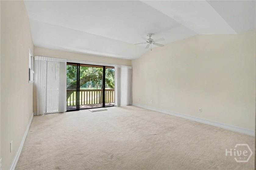 Lovely 3-bedroom, 3 bath, 1840 square feet condo/townhouse in - photo 18