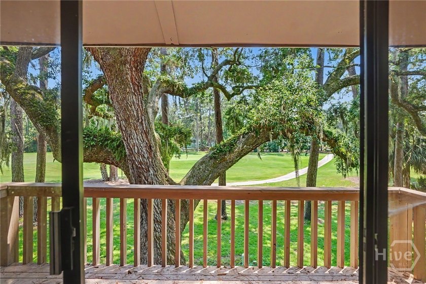 Lovely 3-bedroom, 3 bath, 1840 square feet condo/townhouse in - photo 20