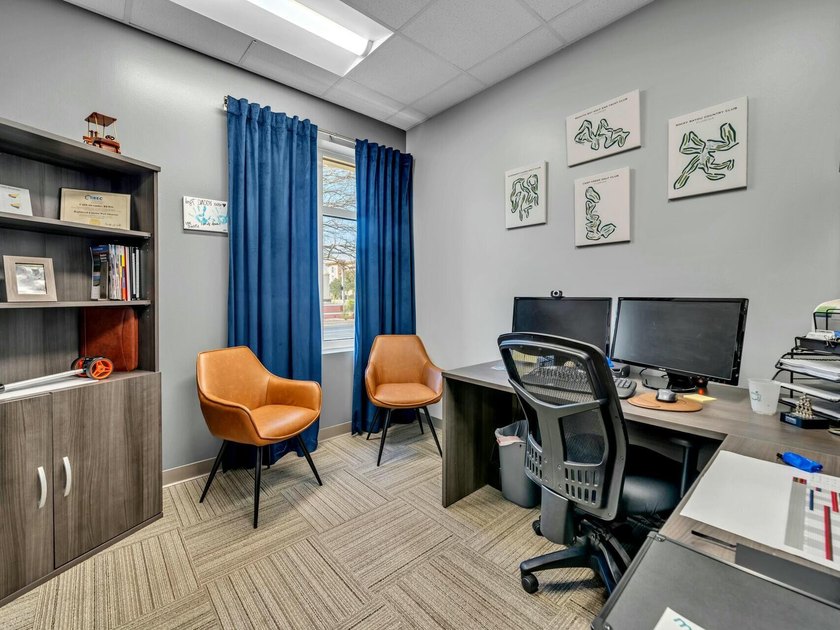 ATTENTION INVESTORS 6.4% CAP RATE on this 2 story CLASS A, FULLY - photo 22