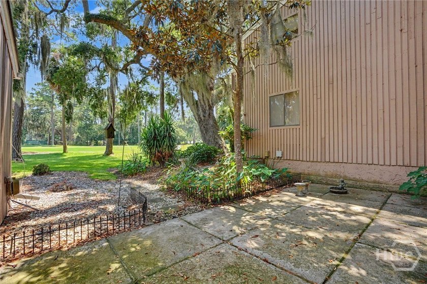 Lovely 3-bedroom, 3 bath, 1840 square feet condo/townhouse in - photo 29