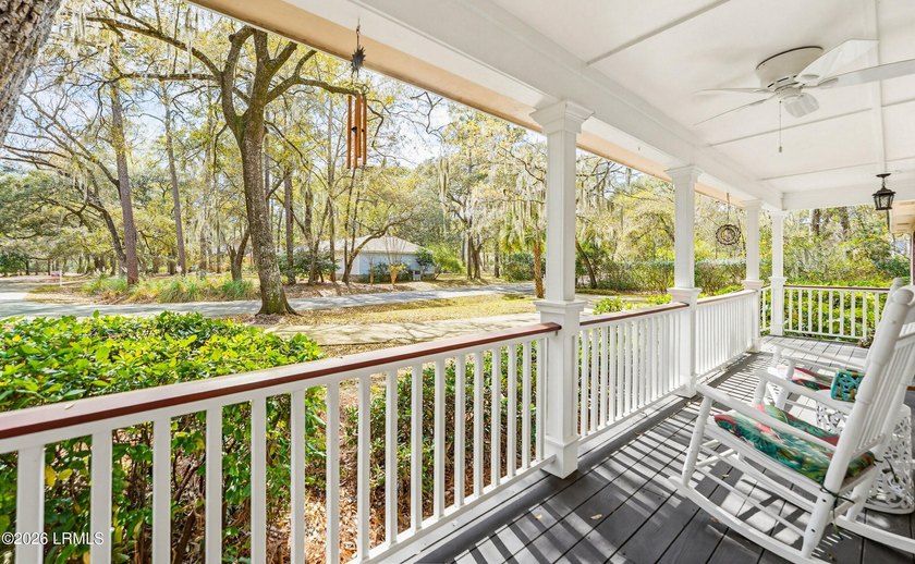 One story living on Ladys Island with 2,712 sq ft on a quiet - photo 5