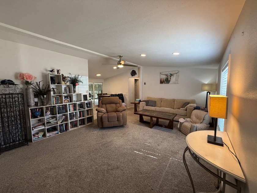 Welcome to 85 E Harborview, ideally positioned in a highly - photo 4