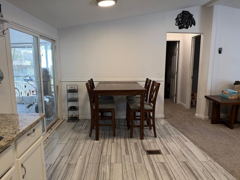 Welcome to 85 E Harborview, ideally positioned in a highly - photo 5