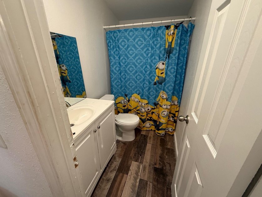 Welcome to 85 E Harborview, ideally positioned in a highly - photo 8