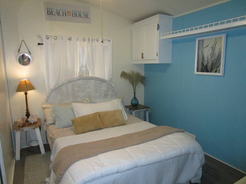 Freshly painted and move-in ready, this charming 2BD/1BA - photo 11
