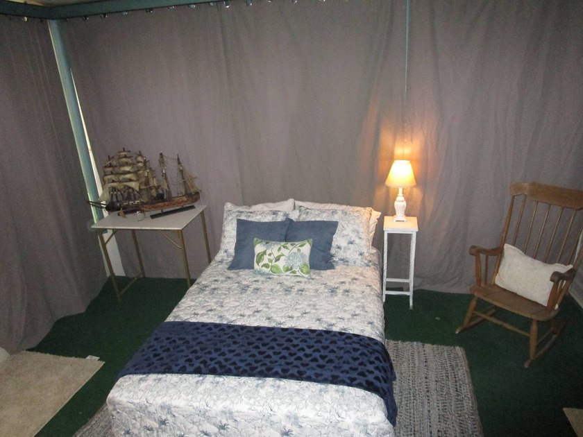 Freshly painted and move-in ready, this charming 2BD/1BA - photo 13