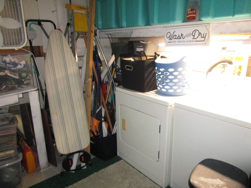 Freshly painted and move-in ready, this charming 2BD/1BA - photo 15