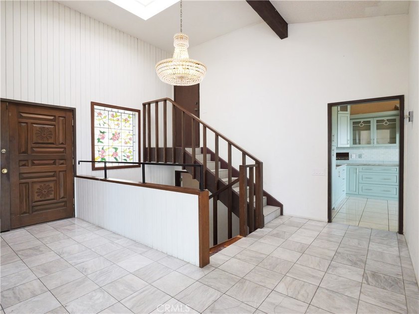 Breathtaking Panoramic Ocean VIEWS from this spacious Home with - photo 6