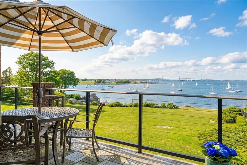 Perched on the top floor of the Bonniecrest estate, this - photo 14