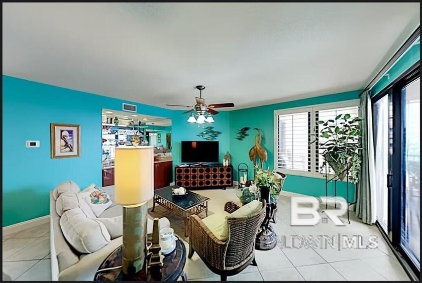 Fantastic Views from this 9th Floor Corner Unit! Four Seasons is - photo 17