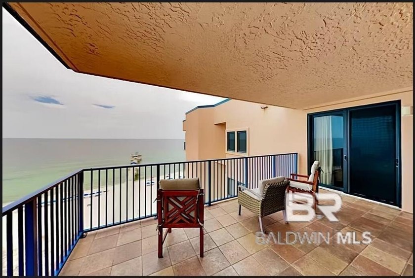 Fantastic Views from this 9th Floor Corner Unit! Four Seasons is - photo 18