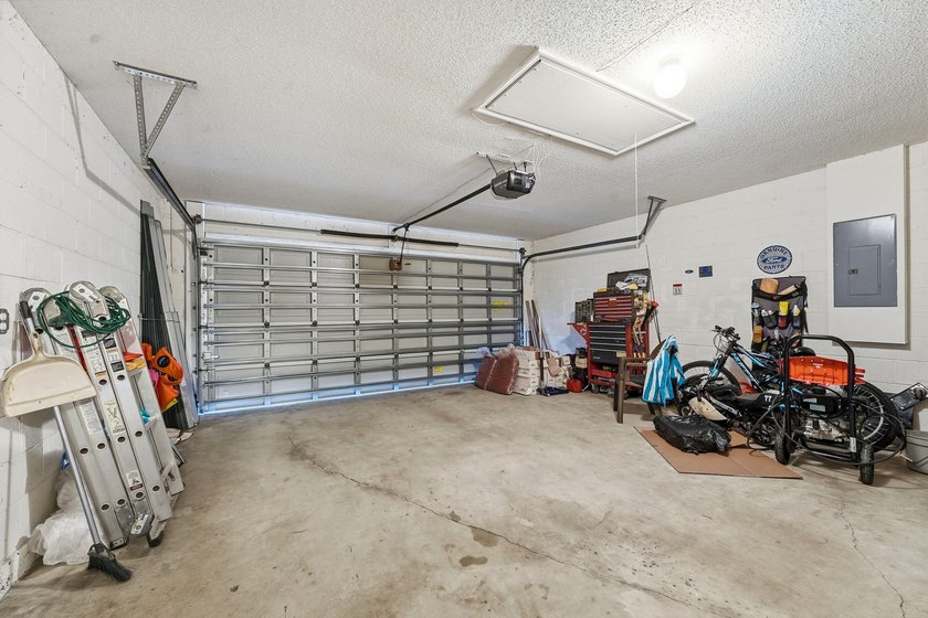 Don't miss this well-maintained 3-bedroom, 2-bath, 2-car garage - photo 42