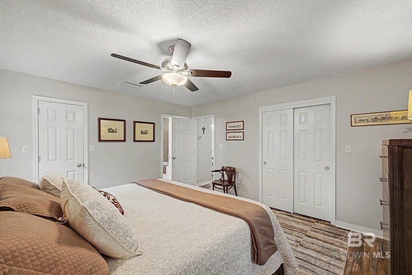Gorgeous Coastal Home with exceptional craftsmanship and - photo 19