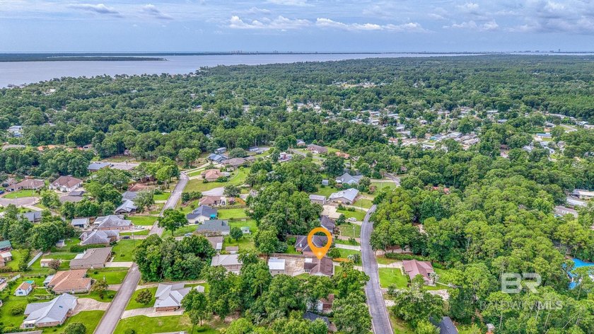 Gorgeous Coastal Home with exceptional craftsmanship and - photo 31