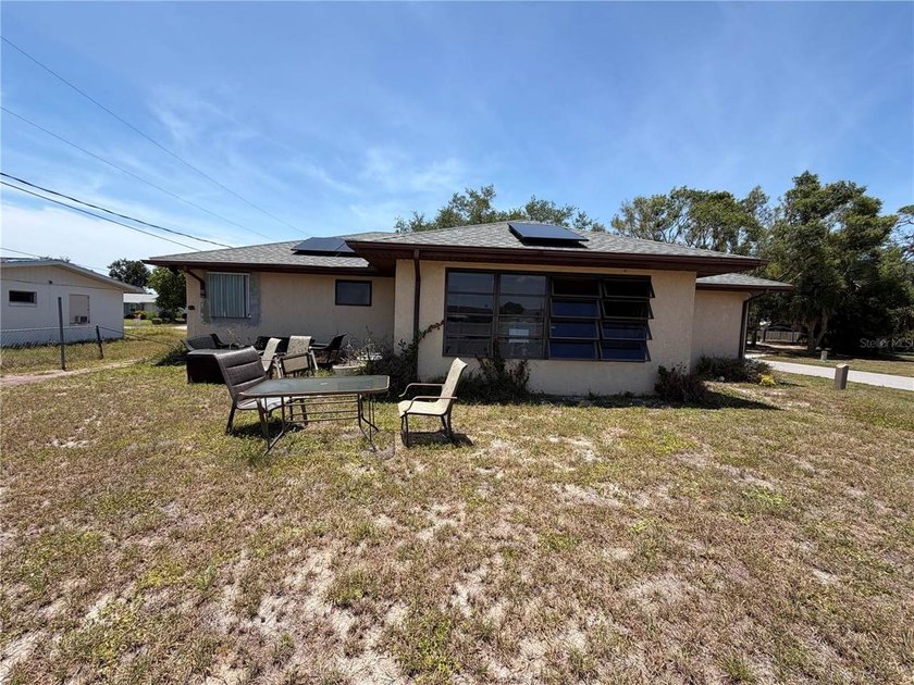 Short Sale. Third Party Approval Required This 2-bedroom, 2-bath - photo 8
