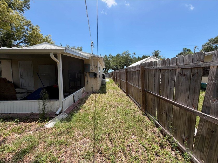 Under contract-accepting backup offers. Short Sale. Third Party - photo 4
